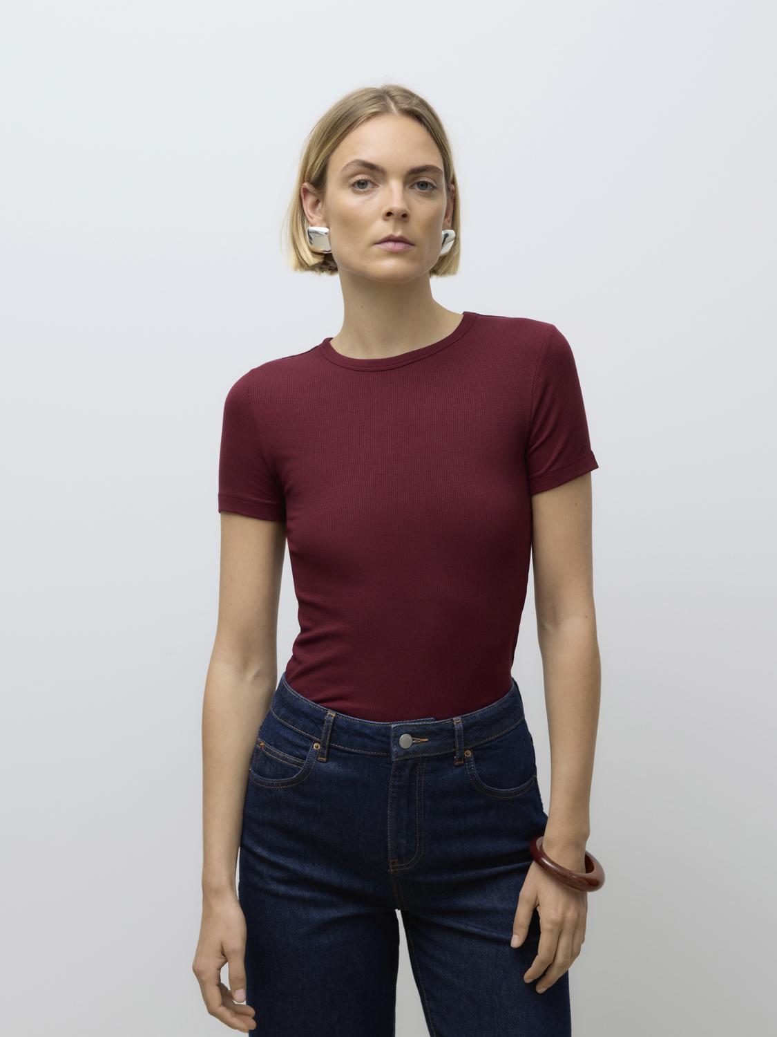 model_shot-front